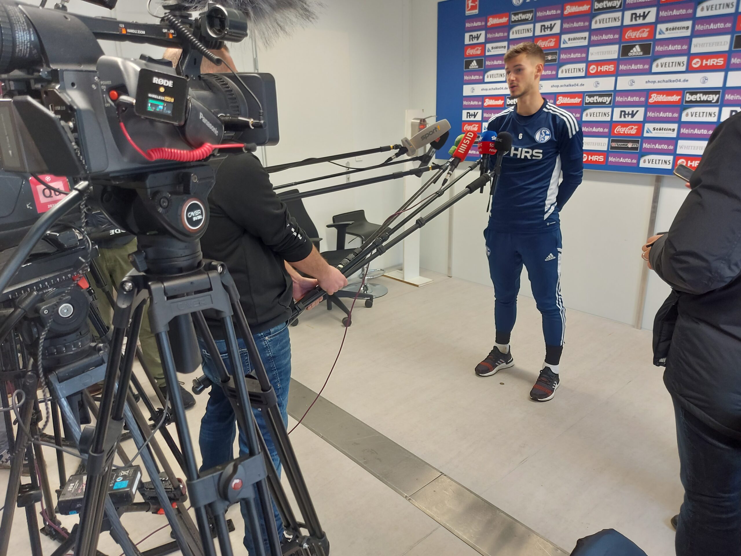 Schalke Kicker Tom Krauß und seine Derby Premiere Hallo Buer