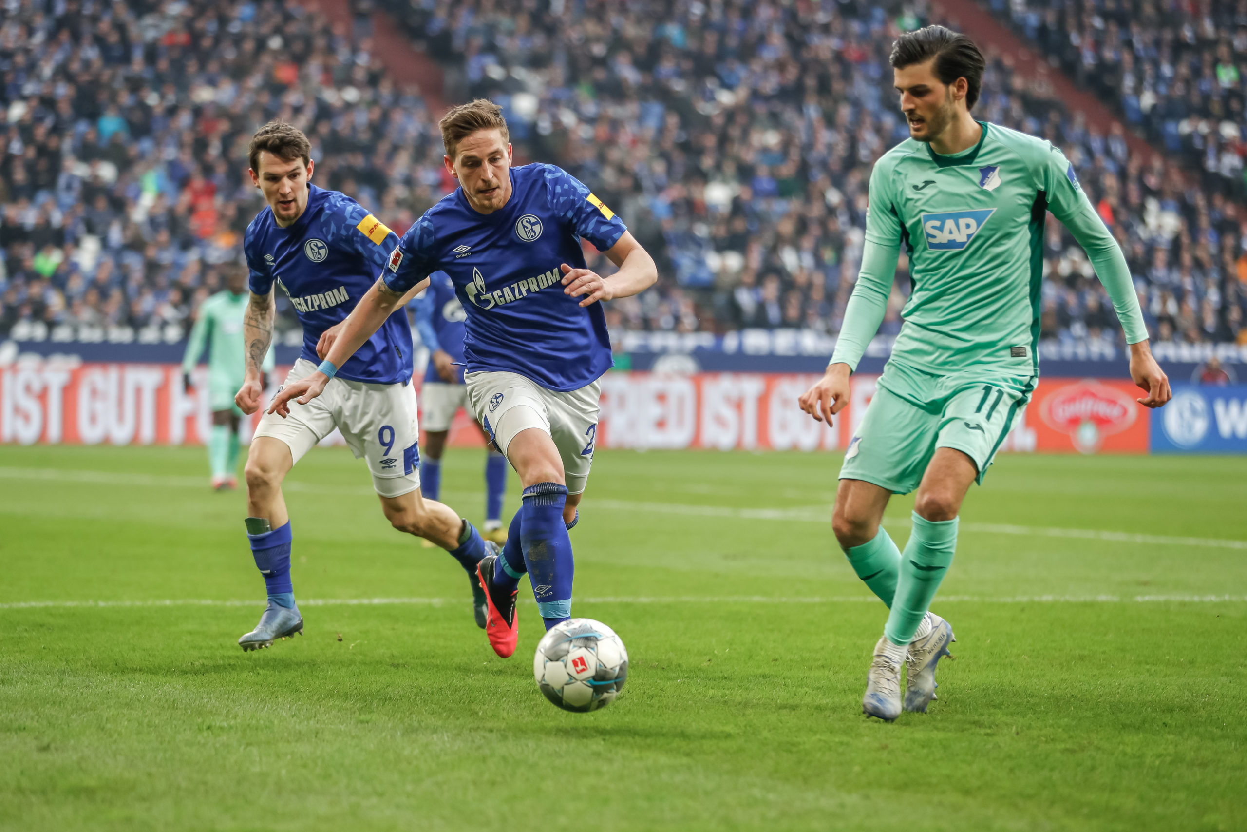 Nach 15 Profi-Jahren ist Schluss: Bastian Oczipka beendet seine Laufbahn als Fußballer. Von 2017 bis 2021 spielte der nun 34-Jährige auf Schalke.
