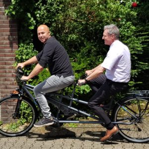 Der gemeinnützige Verein Nienhof hat mit Unterstützung der „Aktion Mensch“ ein E-Bike-Tandem erhalten.