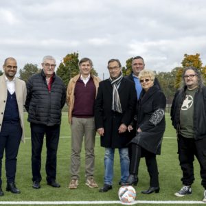 Der SV Gelsenkirchen-Heßler 06 hat ein neues Kunstrasenspielfeld. Fußball-Nationalspieler Ilkay Gündogan spielte dabei eine entscheidende Rolle.