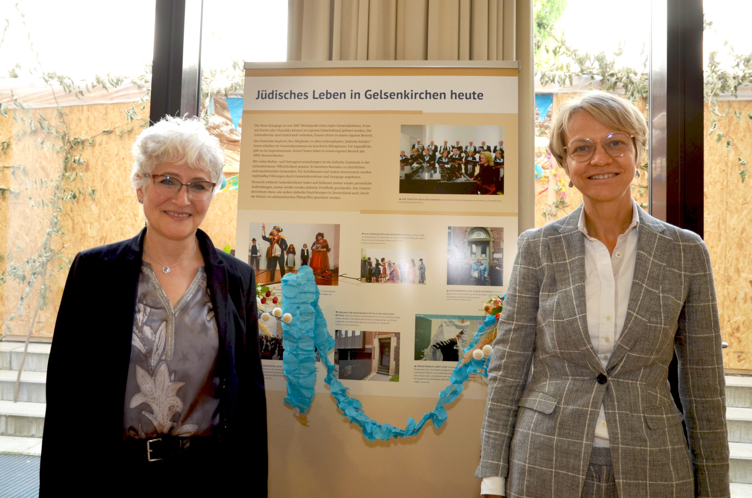 Regierungspräsidentin Dorothee Feller hat die jüdische Gemeinde Gelsenkirchen besucht. Thema war unter anderem die antisemitische Demonstration vom 12. Mai.