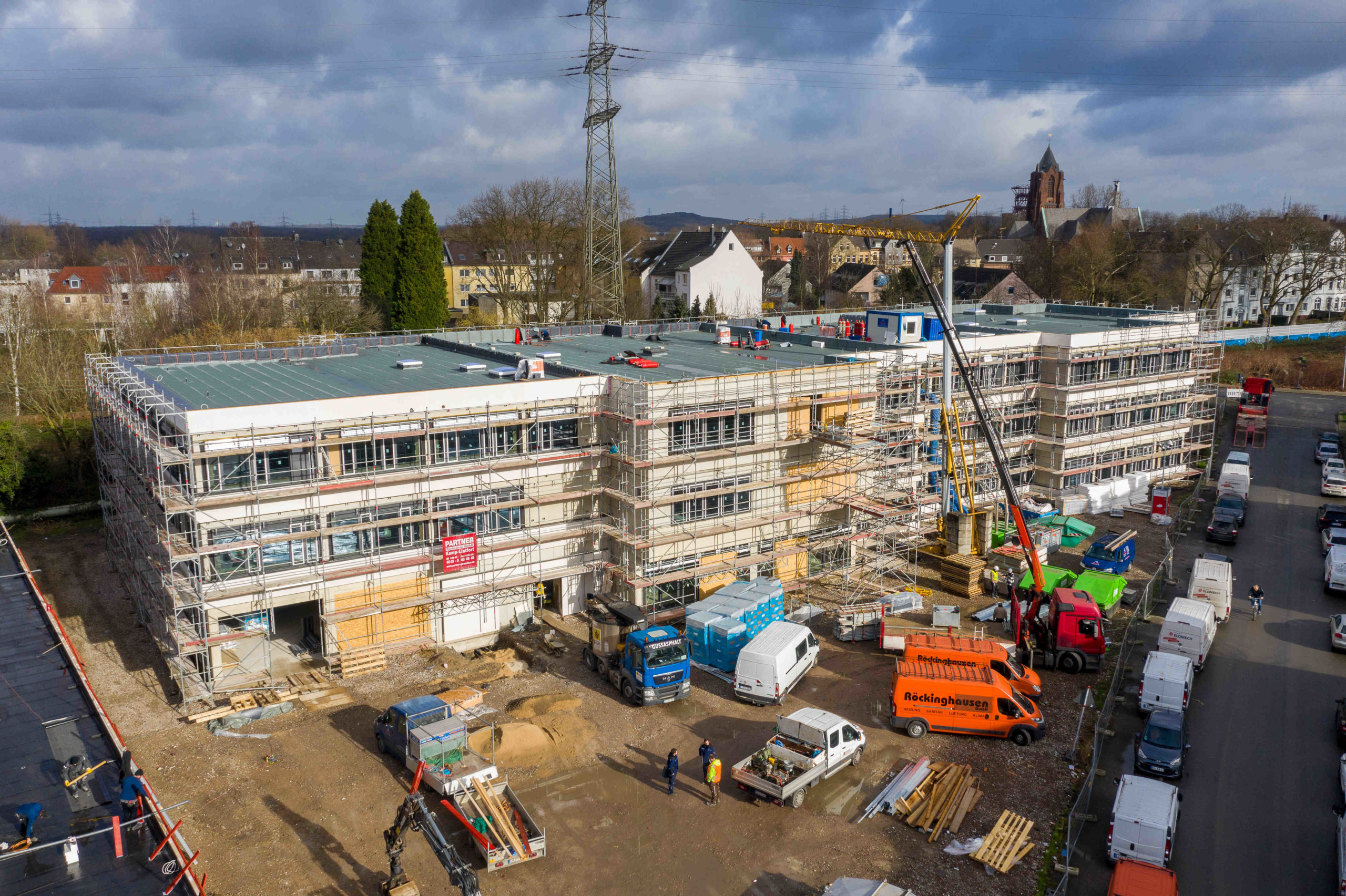 An der Ebersteinstraße in Gelsenkirchen entsteht eine vierzügige Grundschule. Die Rohbauarbeiten wurden nun abgeschlossen.