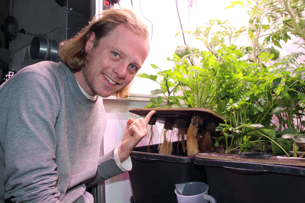 An der Westfälischen Hochschule in Gelsenkirchen entsteht ein Pflanzenschrank. Er soll Schülern Naturwissenschaft und Technik nahebringen.