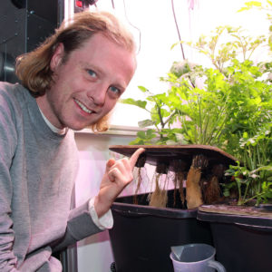 An der Westfälischen Hochschule in Gelsenkirchen entsteht ein Pflanzenschrank. Er soll Schülern Naturwissenschaft und Technik nahebringen.