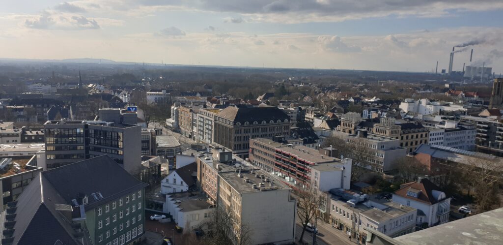 Mitte März gewähren Führungen auf den Buerschen Rathausturm einen Blick auf Buer aus der Vogelperspektive.