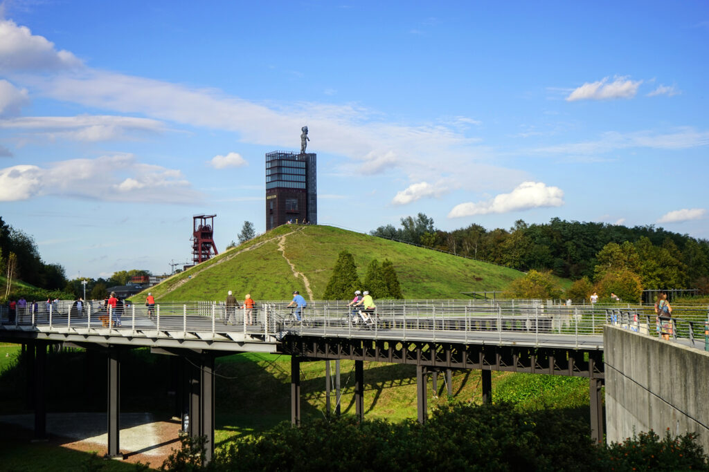 Radelnd Gelsenkirchen erkunden, können die Teilnehmerinnen und Teilnehmer von Fahrrad-Führungen durch die Stadt.
