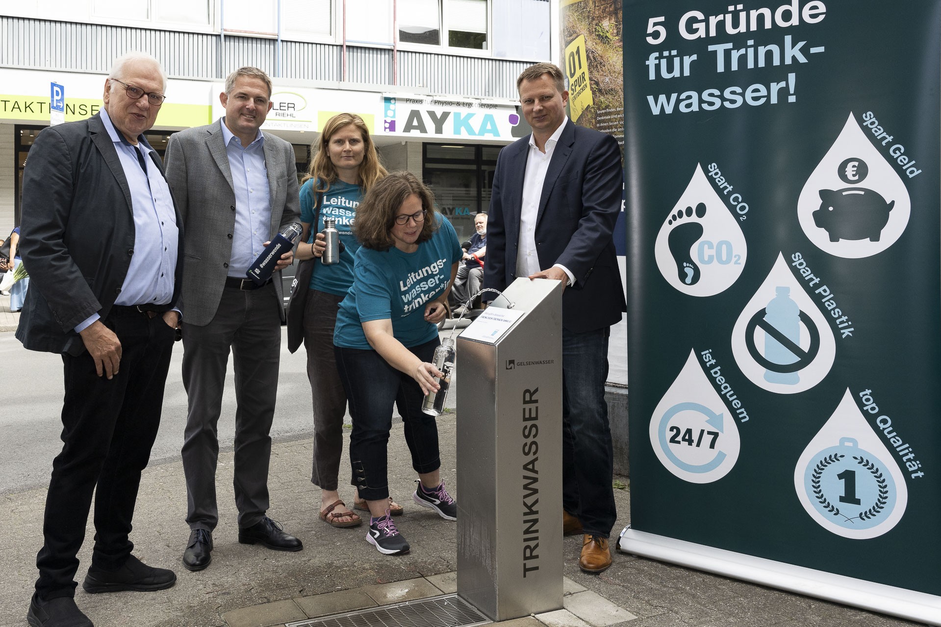 Ein Trinkwasserspender sprudelt nun auch in Gelsenkirchen-Horst. Das kühle Nass soll bei der Klima-Anpassung helfen.