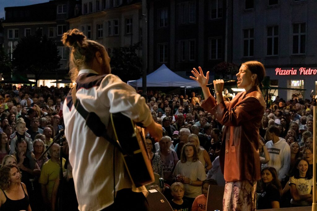 Drei Tage lang hat „Rock am Dom“ die Buersche Innenstadt in eine Bühne verwandelt. So war’s und so geht’s weiter.