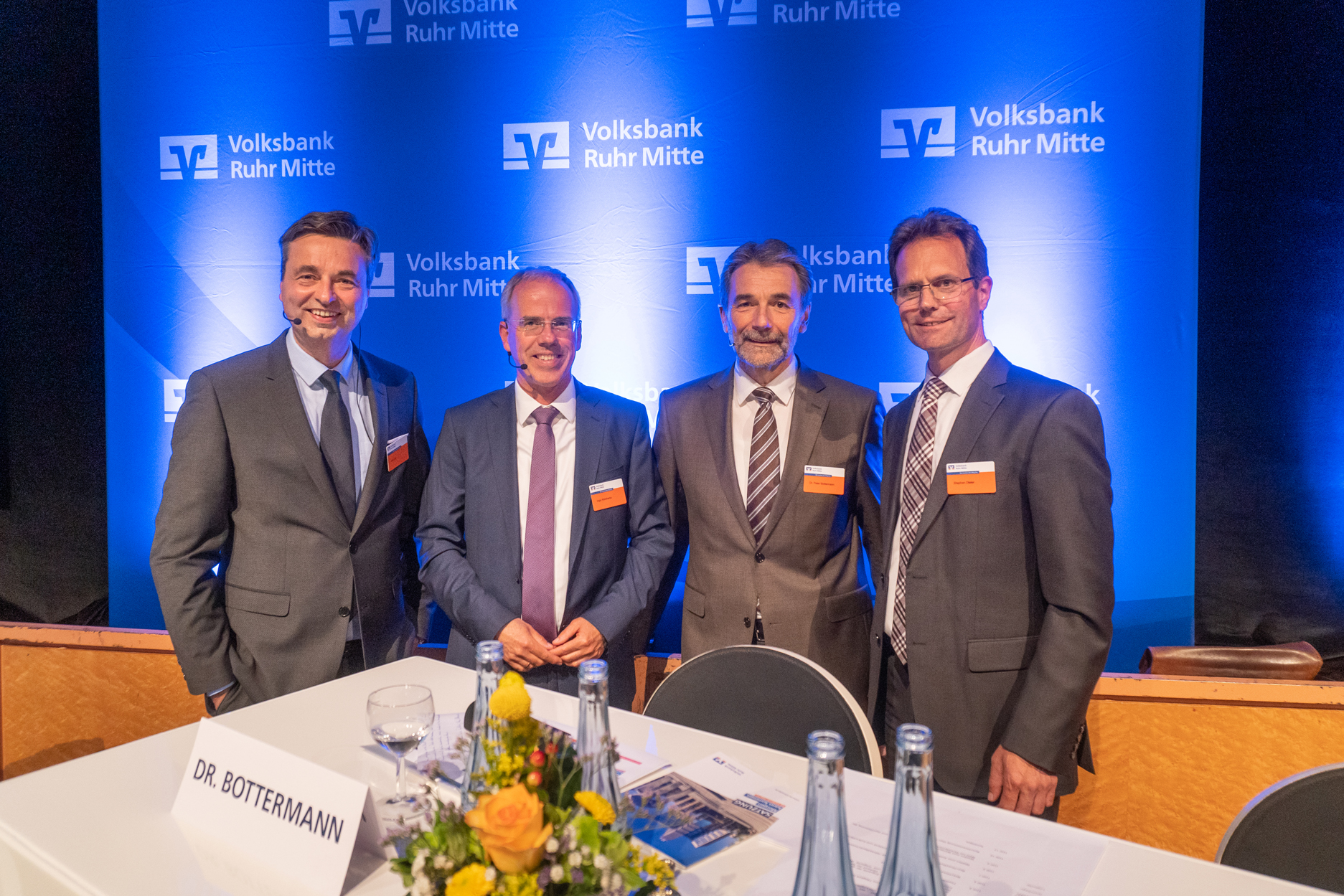 Die Volksbank Ruhr Mitte hat das Jahr 2022 mit einem Überschuss von 1,5 Millionen Euro sowie einem Bilanzgewinn in gleicher Höhe beschlossen. Der Vorstand zeigt sich zufrieden