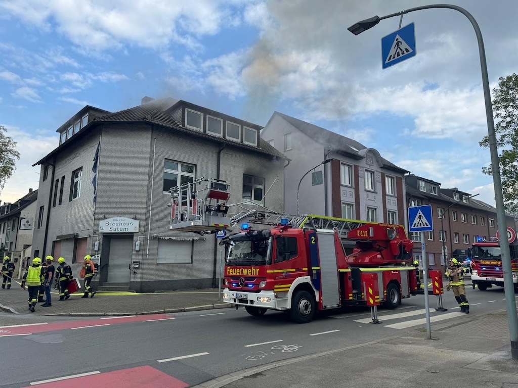 Feuerwehr: Wohnungsbrand in Gelsenkirchen Beckhausen